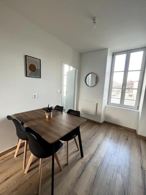 Le Duplex Tout Confort Bressuire Exterior foto